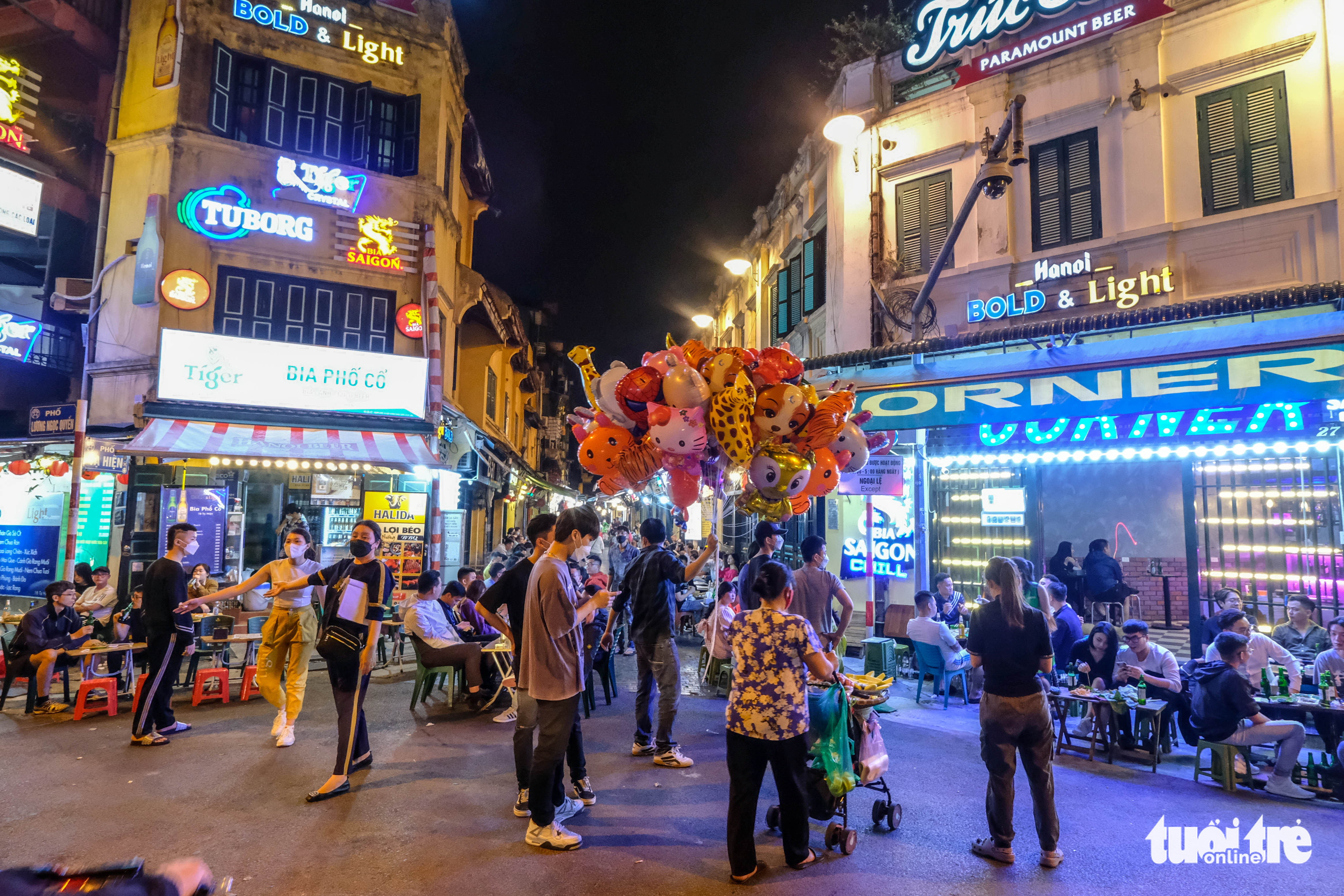 Removal of night curfew brings nightlife back in Hanoi