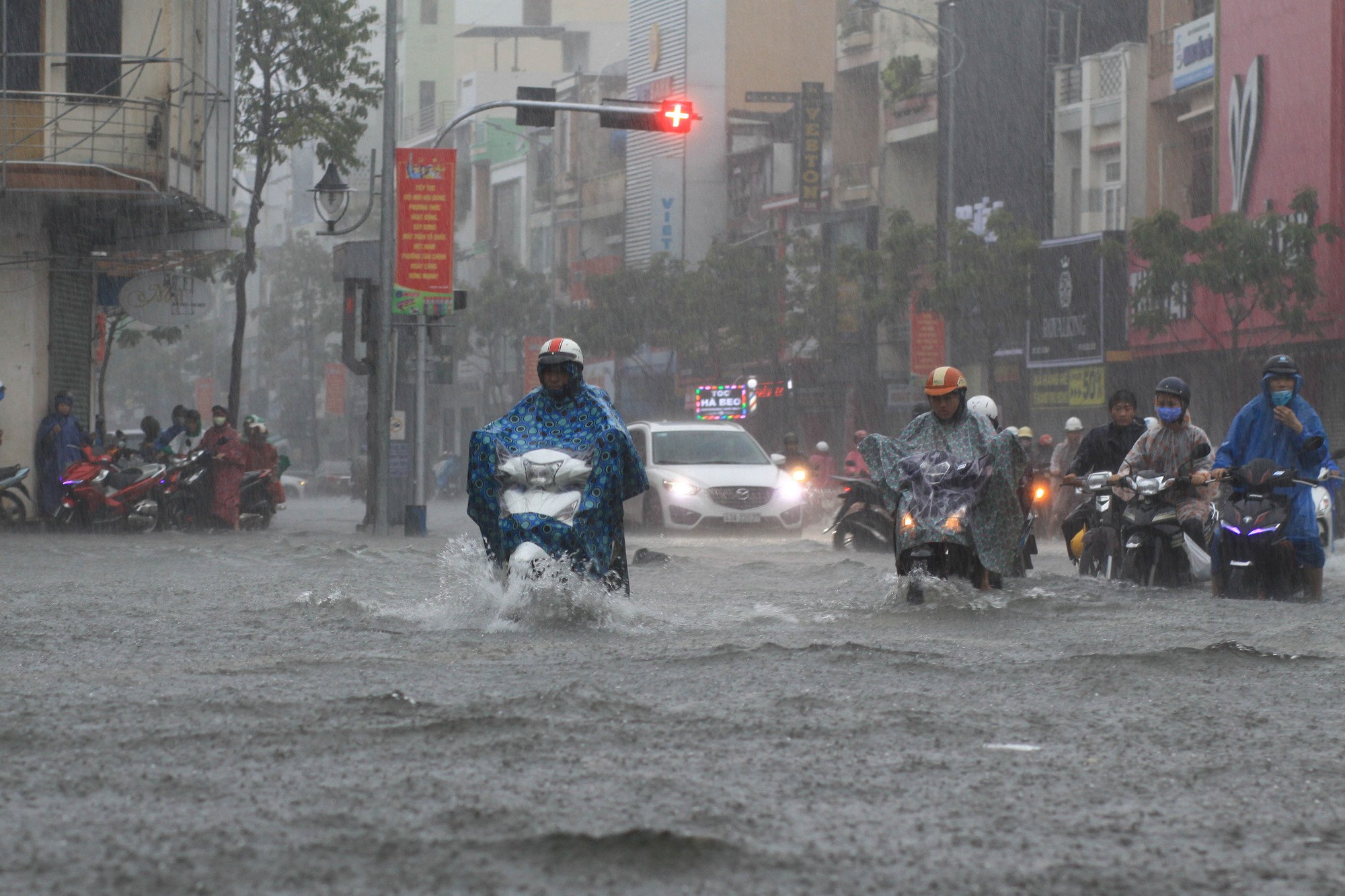 Unseasonal downpours to lash central Vietnam this week