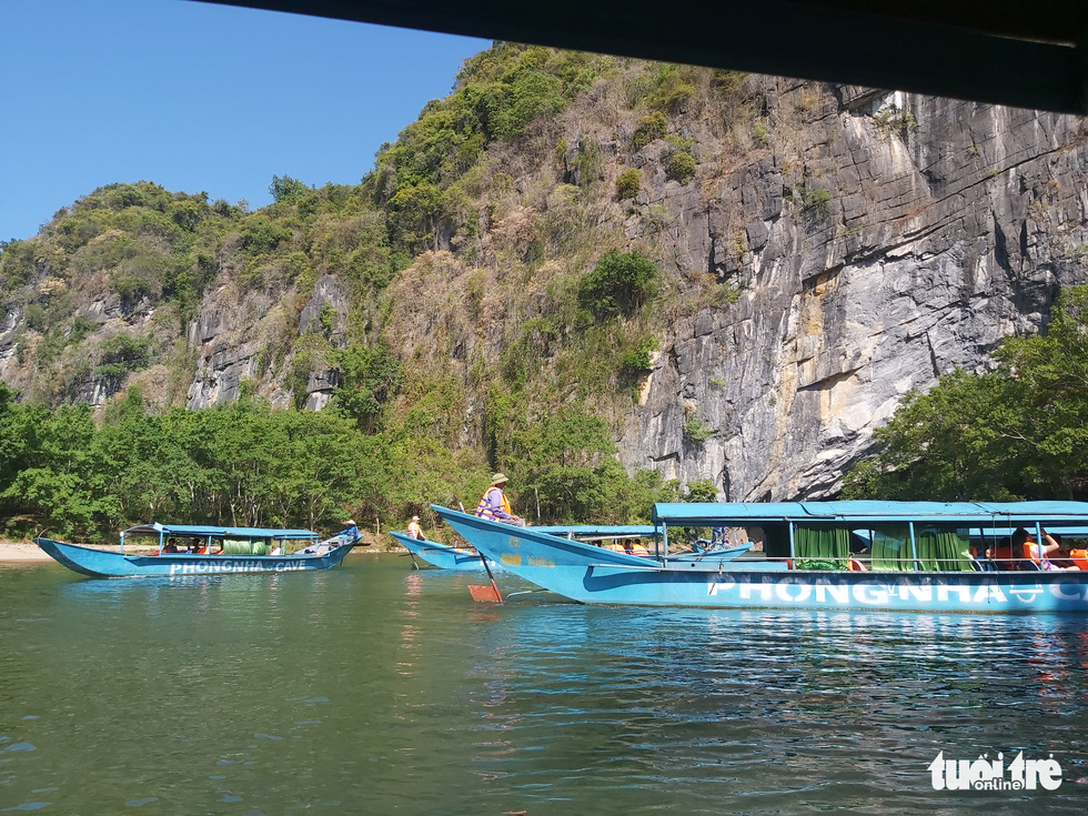 Tourist boats on the Son River in the Phong Nha Cave area, in Quang Binh Province, Vietnam. Photo: N. Binh / Tuoi Tre