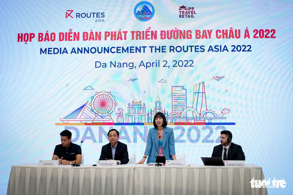 This image shows Truong Thi Hong Hanh, director of the Da Nang Department of Tourism, speaking at a press conference on April 2, 2022 on Routes Asia 2022, which will take place in the central Vietnamese city from June 4 to 9, 2022. Photo: Tan Luc / Tuoi Tre
