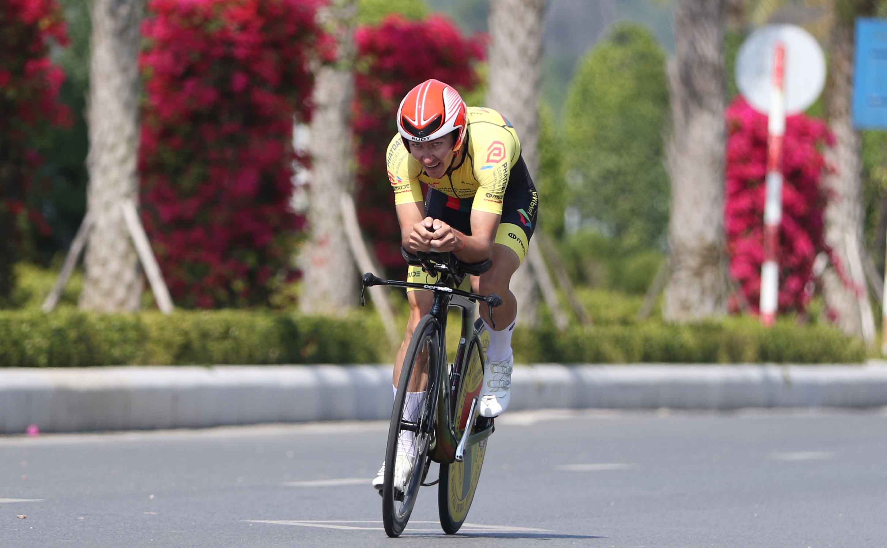 Russian cyclist makes winning debut at Vietnamese national tournament