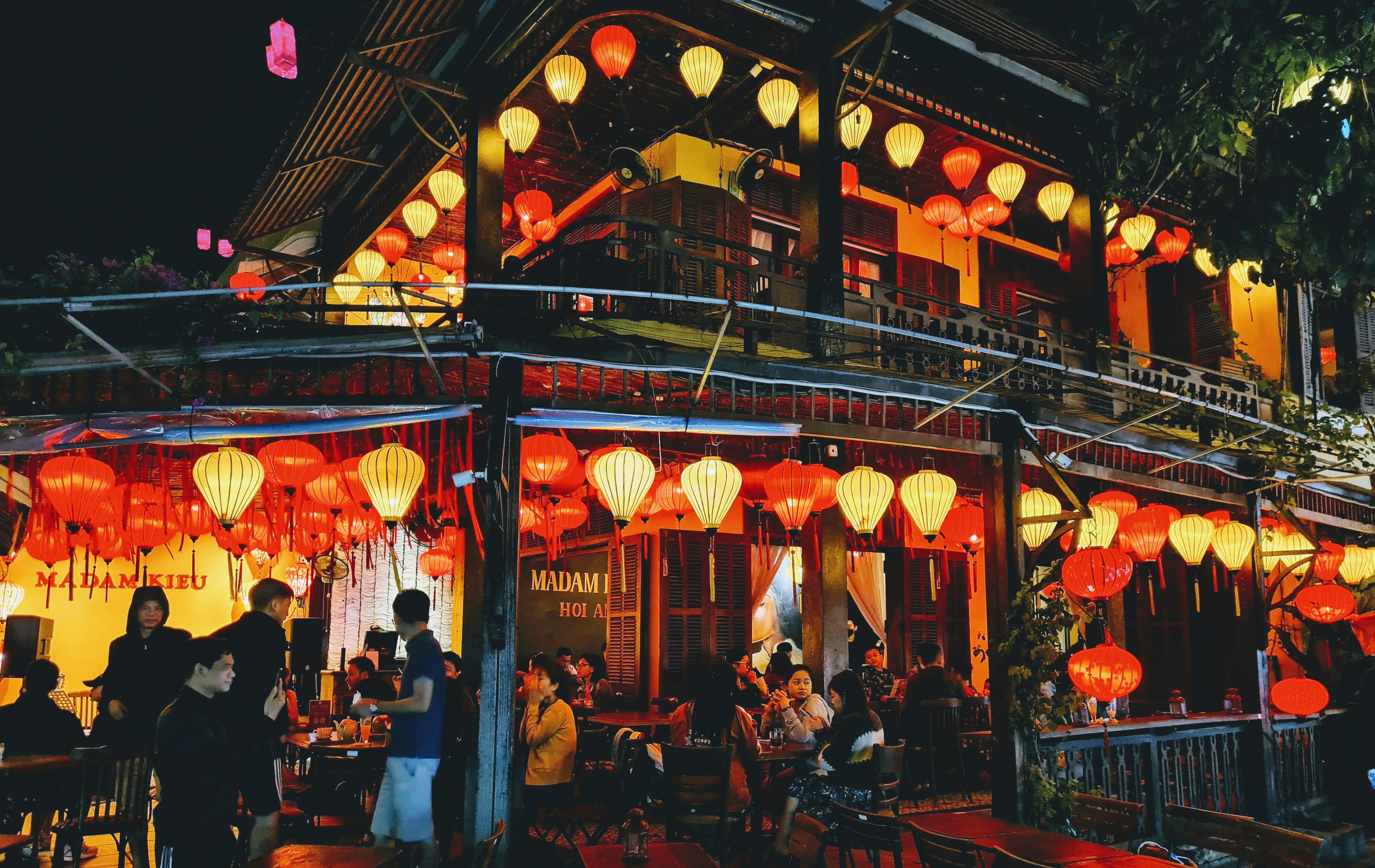A restaurant in Hoi An Ancient Town, Quang Nam Province, Vietnam. Photo taken on April 3, 2022. Photo: Duy Khang / Tuoi Tre