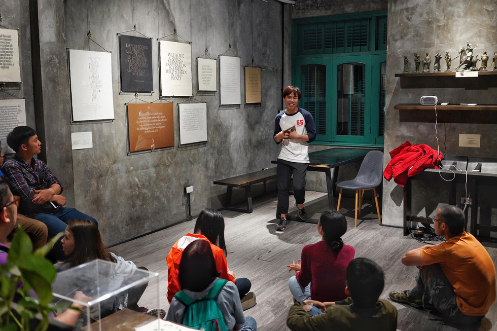 Dao Huy Hoang makes a speech at his first solo exhibition in 2019. Photo: Supplied.