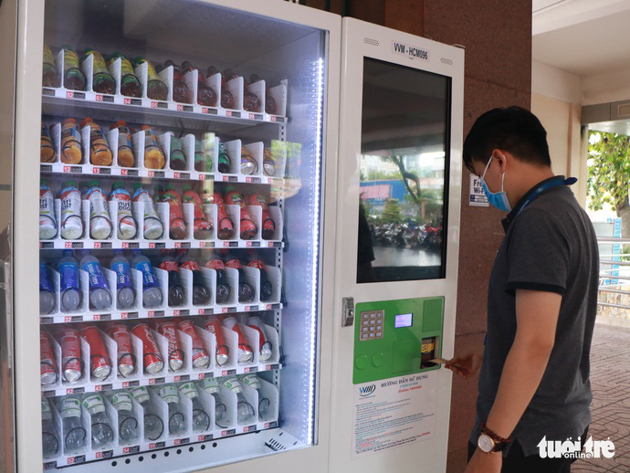 Hanoi to install vending machines in public places