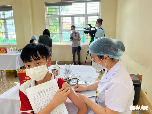 Vietnam kicks off COVID-19 inoculation campaign for children aged 5-11