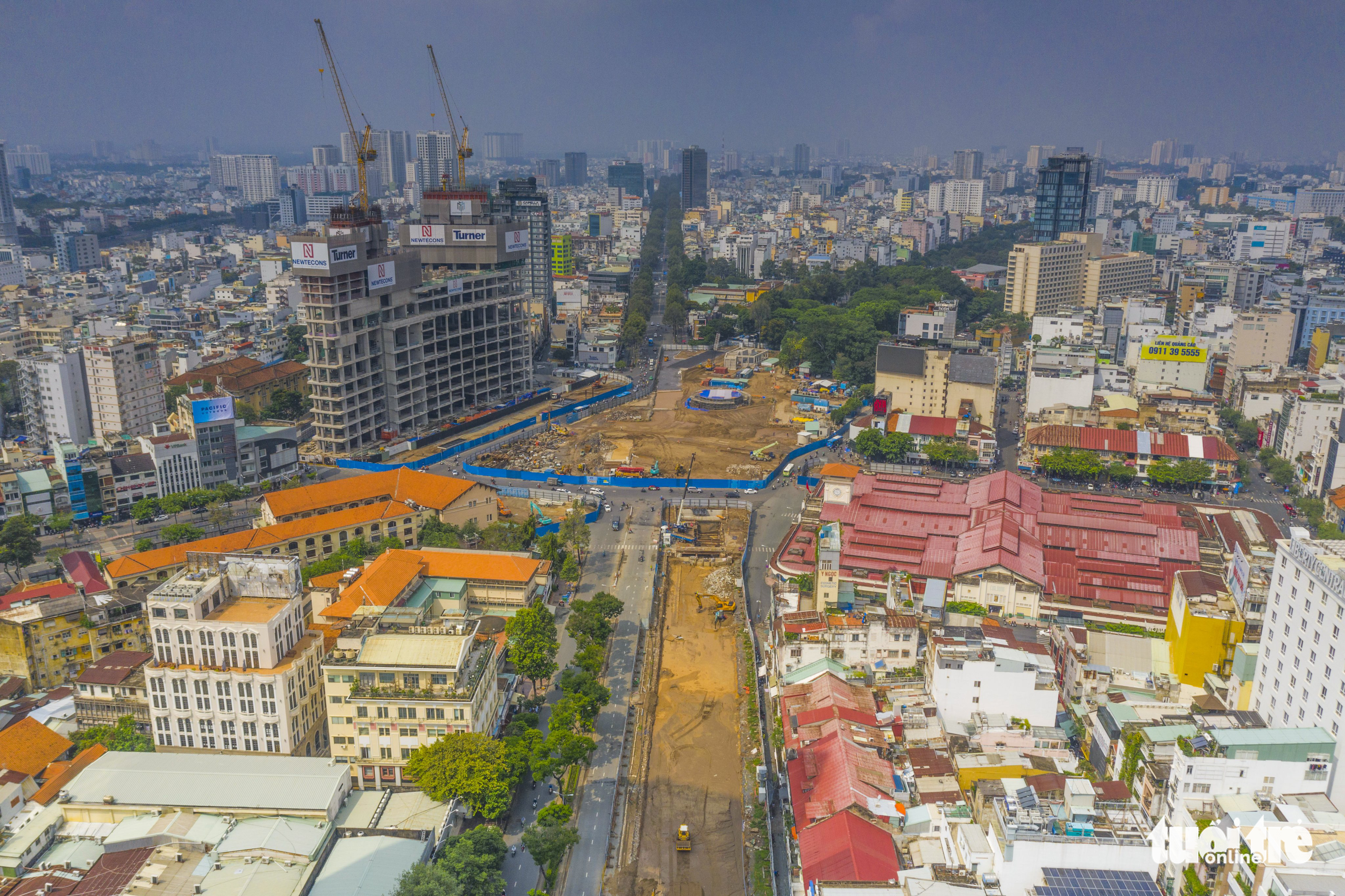 A bird’s-eye view of Le Loi Street in District 1, Ho Chi Minh City, April 14, 2022. Photo: Quang Dinh / Tuoi Tre