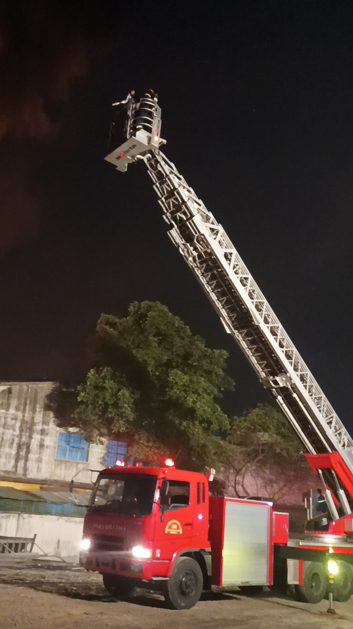 A fire truck is pictured at a warehouse on Lac Long Quan Street in District 11, Ho Chi Minh City, April 17, 2022. Photo: Handout via Tuoi Tre