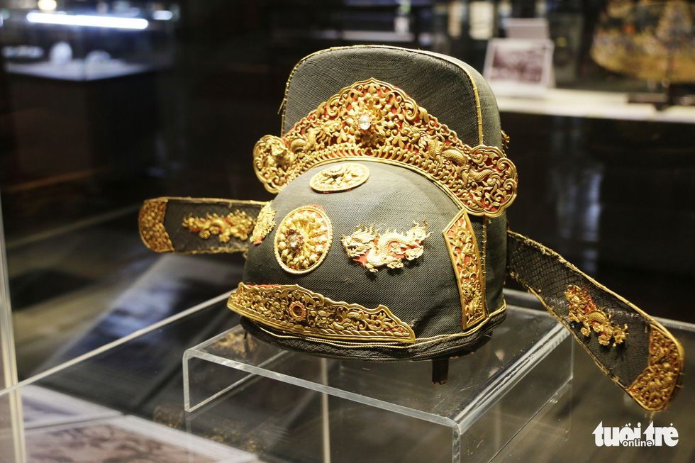 Thua Thien-Hue receives two Nguyen dynasty artifacts