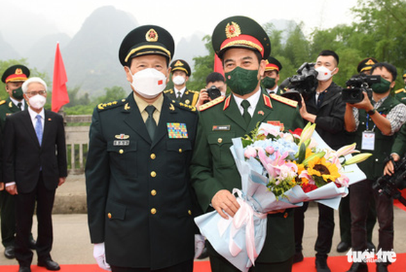 Defense ministers of Vietnam, China hold talks on boosting friendship, cooperation