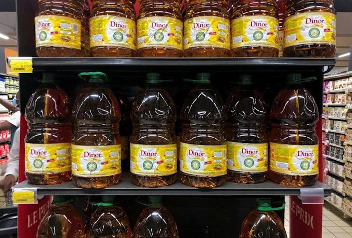 Bottles of cooking oil made from palm oil are displayed at a supermarket in Abidjan. Photo: Reuters