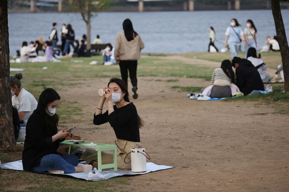 S.Korea to lift outdoor mask mandate starting next week