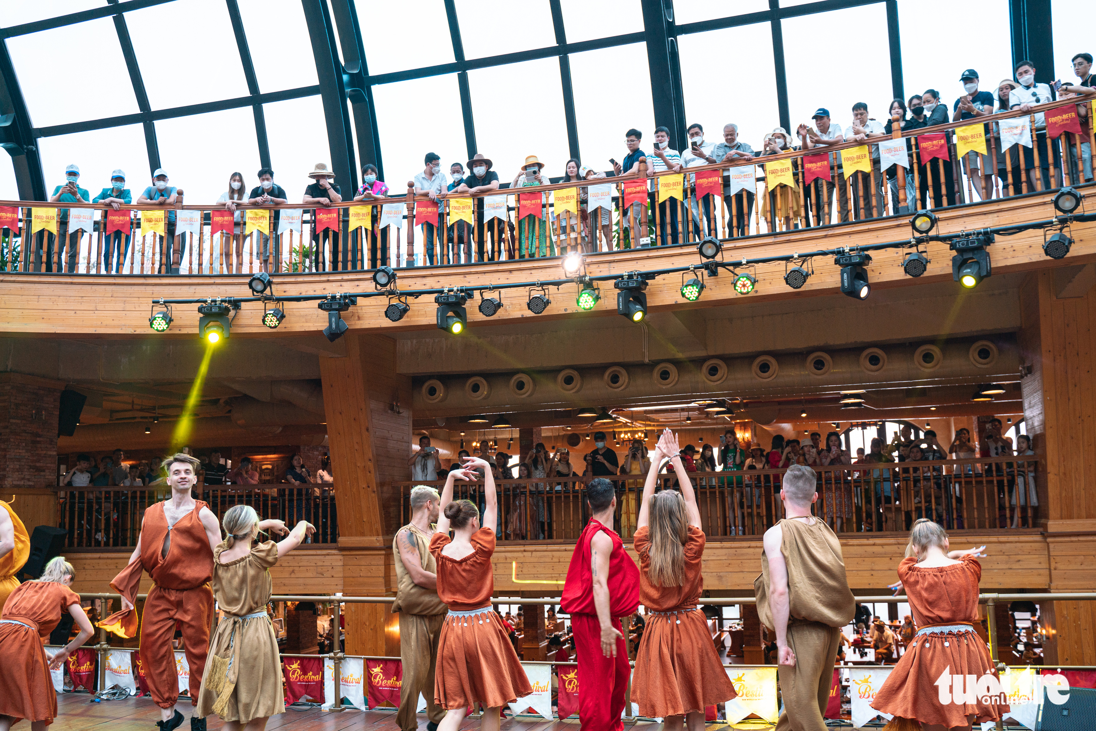 An indoor performance is organized at the Ba Na Hills in Da Nang City, Vietnam. Photo: T.Kim / Tuoi Tre