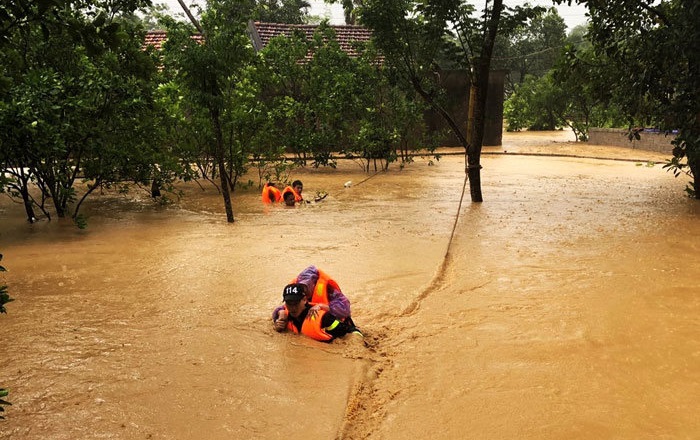 20 people trapped by floods rescued in northern Vietnam
