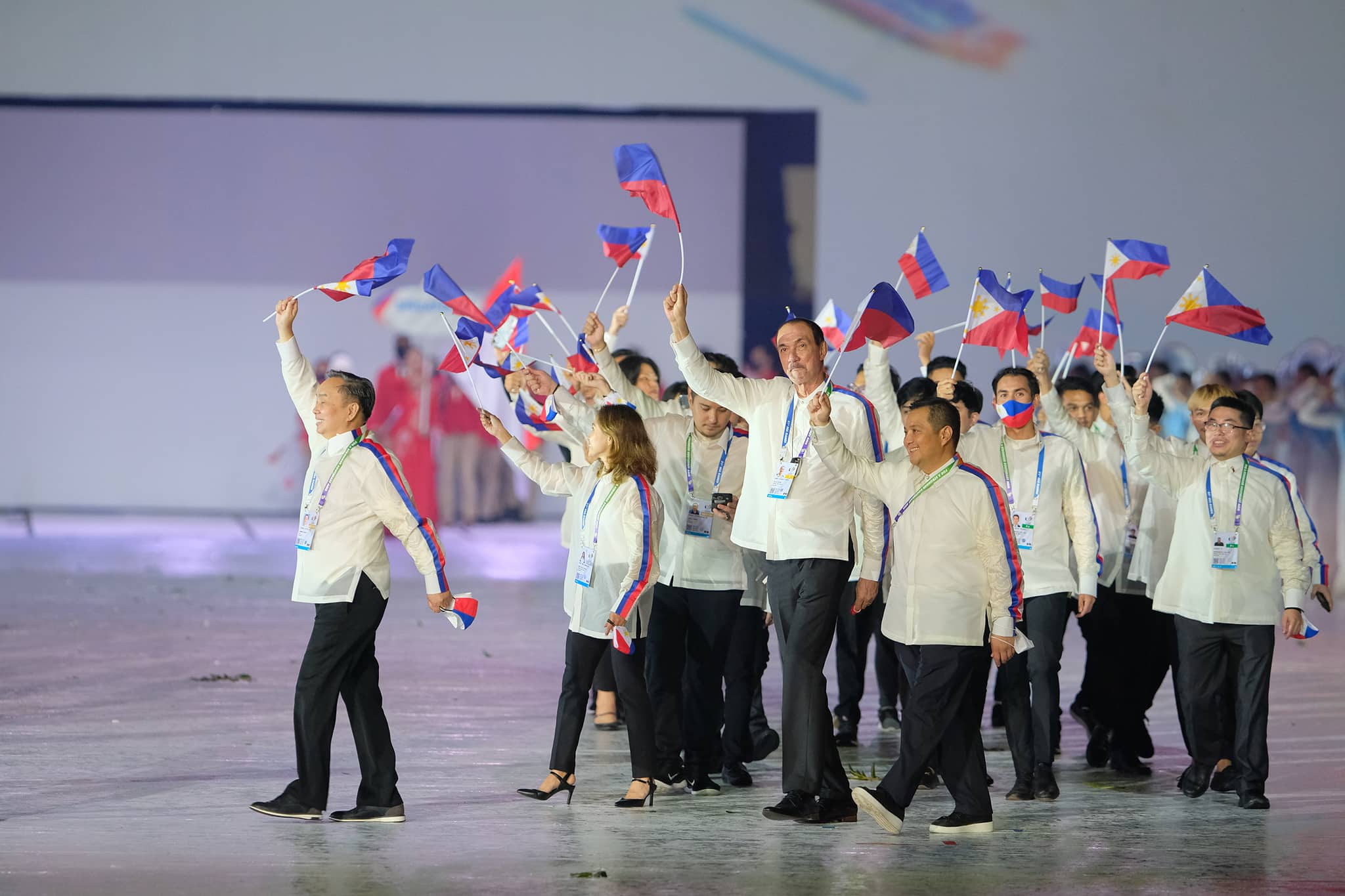 Philippine delegates wave during the opening ceremony of the 31st Southeast Asian (SEA) Games at My Dinh National Stadium in Hanoi, Vietnam, May 12, 2022. Photo: Nam Tran / Tuoi Tre