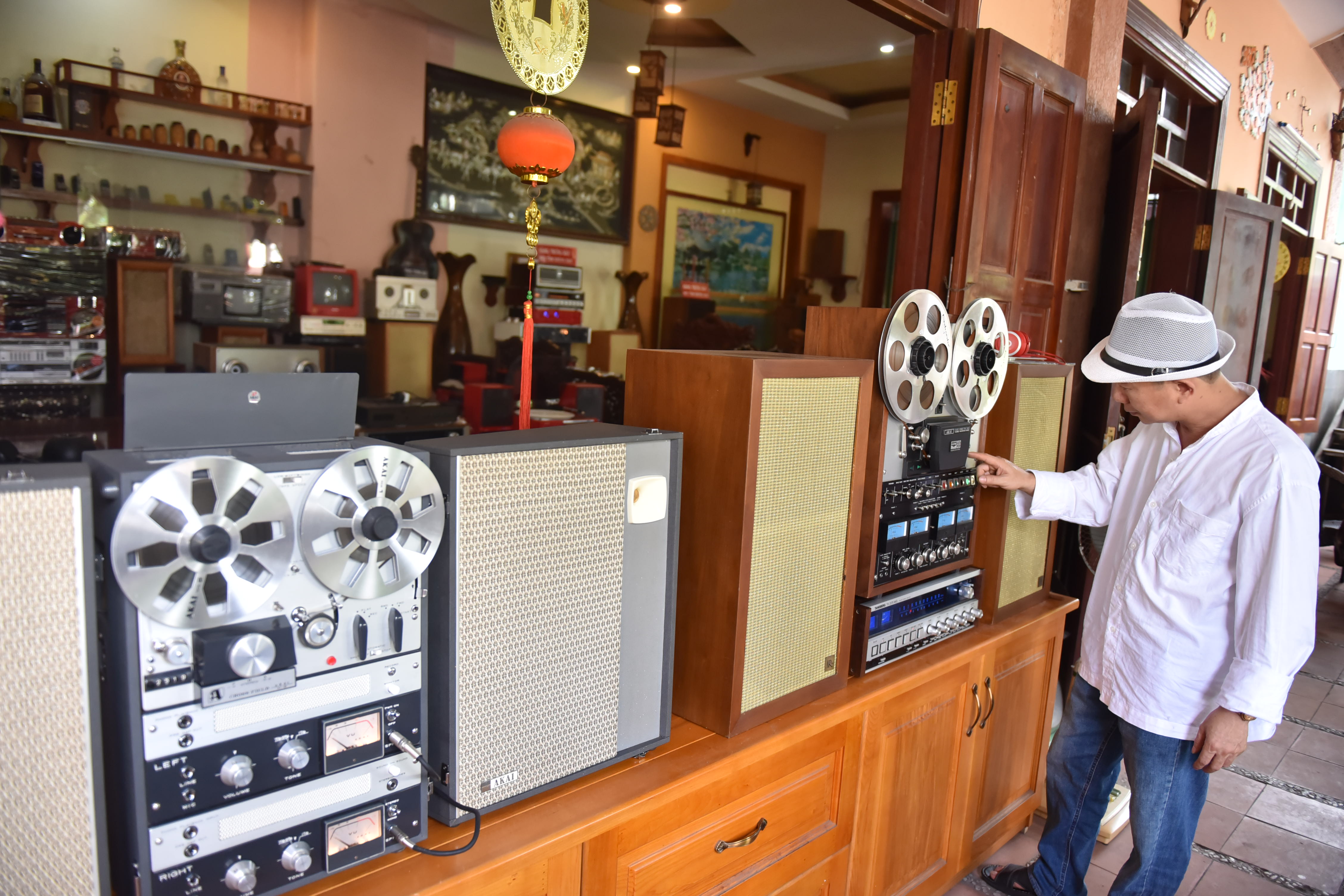 Tuan Akai and his reel to reel tape recorders. Photo: Ngoc Phuong / Tuoi Tre News