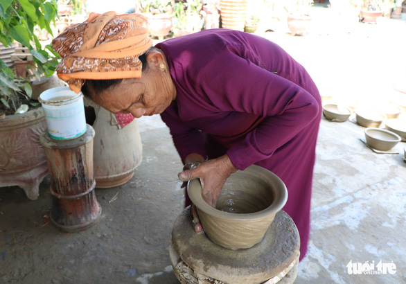 Vietnamese pottery village charms with unique technique