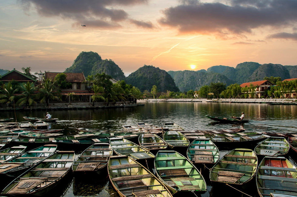 Boats dock at Tam Coc Wharf in Ninh Binh Province, Vietnam. Photo: Bui Truong Chung / Tuoi Tre