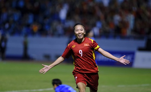 Vietnam captain Cu Thi Huynh Nhu celebrates her goal for Vietnam during the women's final against Thailand at the 31st Southeast Asian (SEA) Games at Cam Pha Stadium in Quang Ninh Province, Vietnam, May 21, 2022. Photo: Tuoi Tre