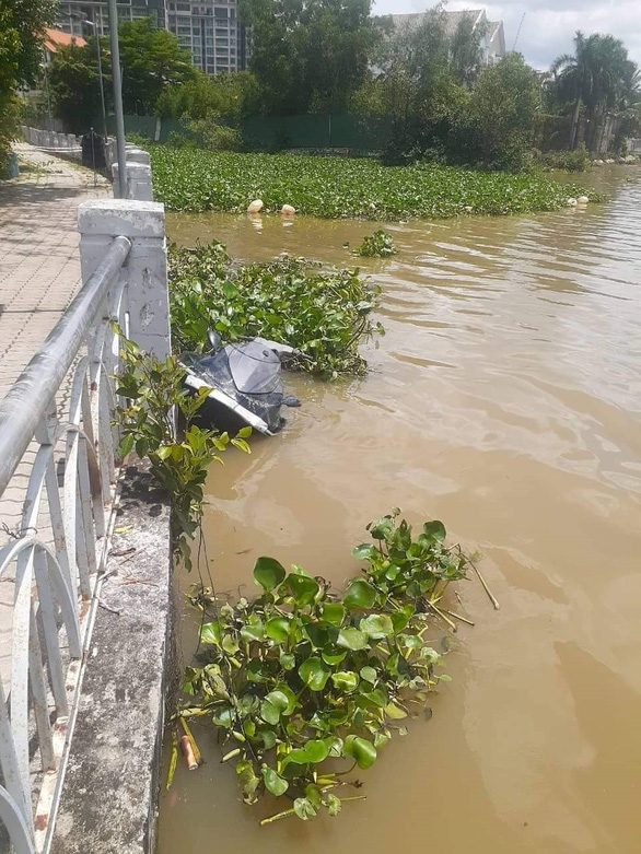 Two die in jet ski collision with barge on Saigon River