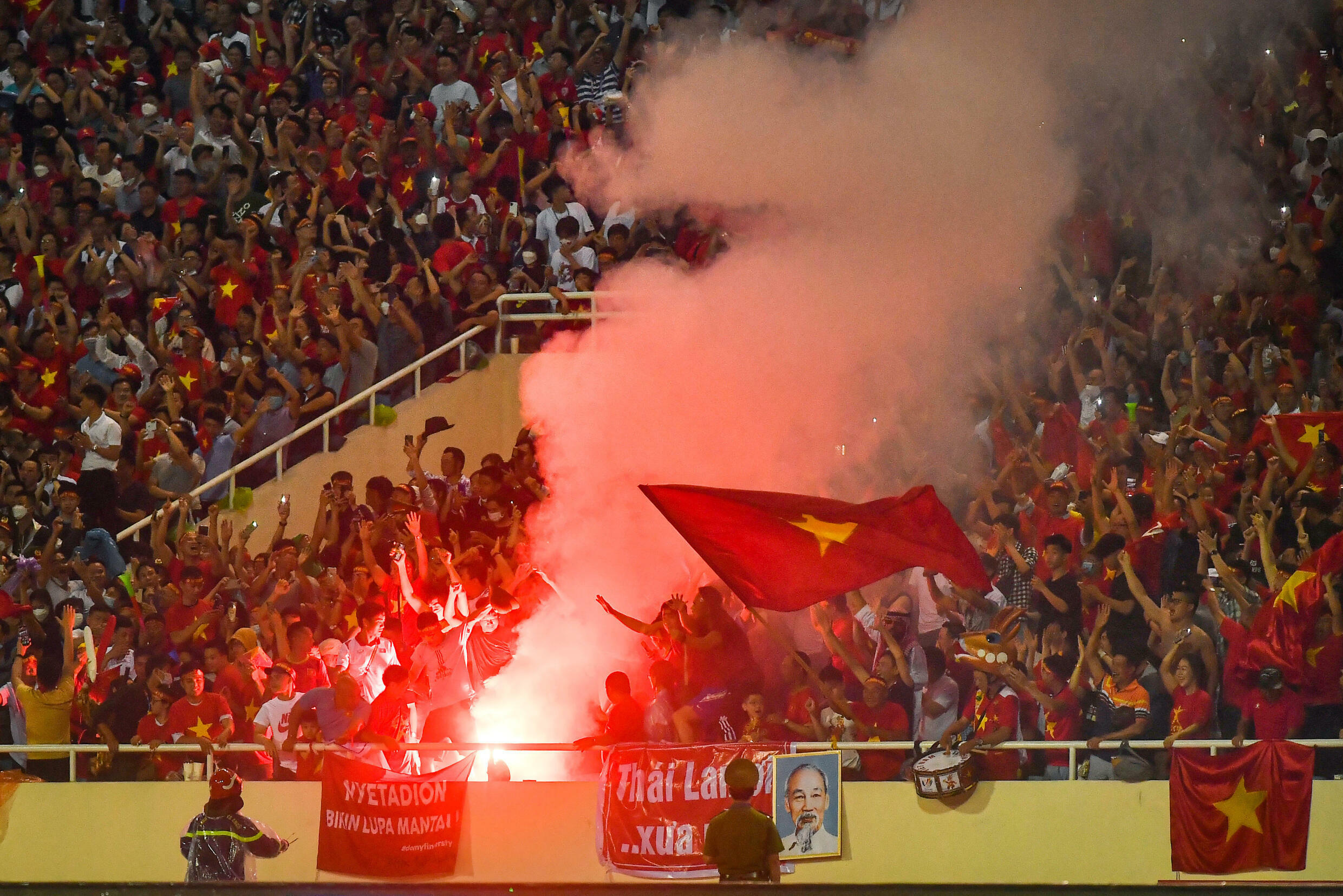 Vietnam erupts in celebration as SEA Games hosts win football gold