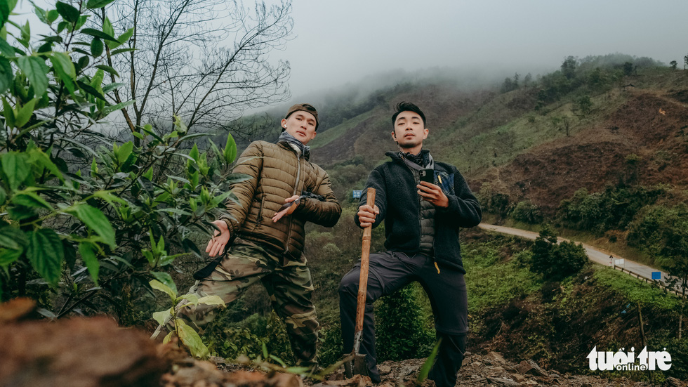 Traveling duo plant hope for 'greener' Vietnam