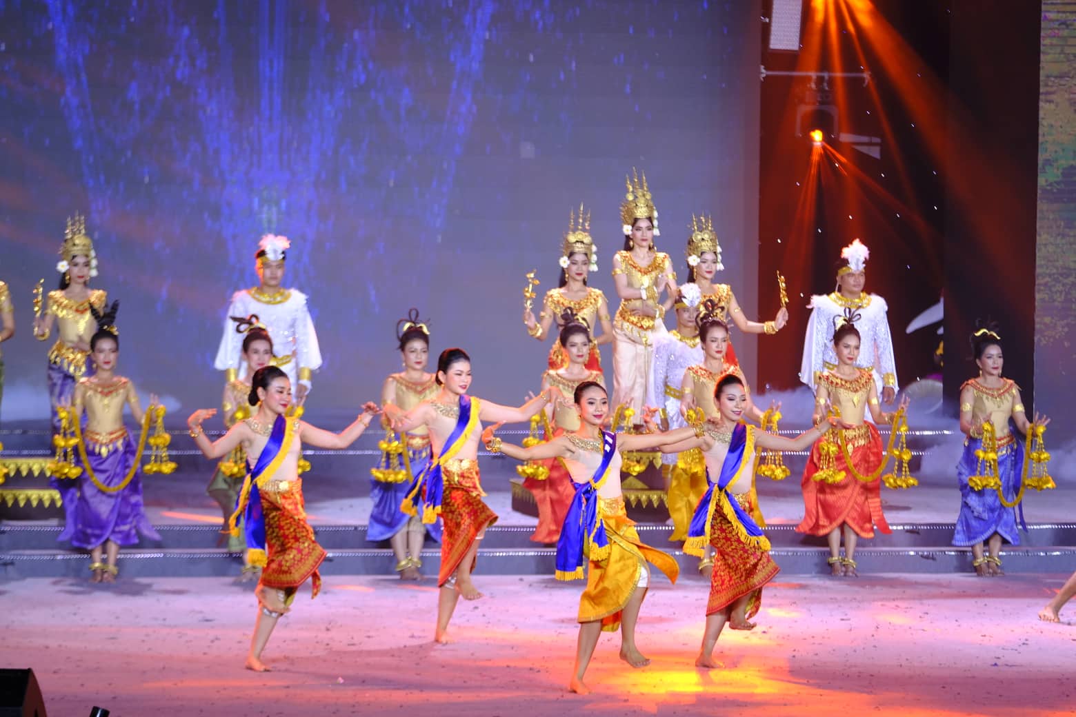 A performance by Cambodia, which will host the 2023 edition of the SEA Games, at the 31st SEA Games closing ceremony in Hanoi, May 23, 2022. Photo: Nam Tran / Tuoi Tre