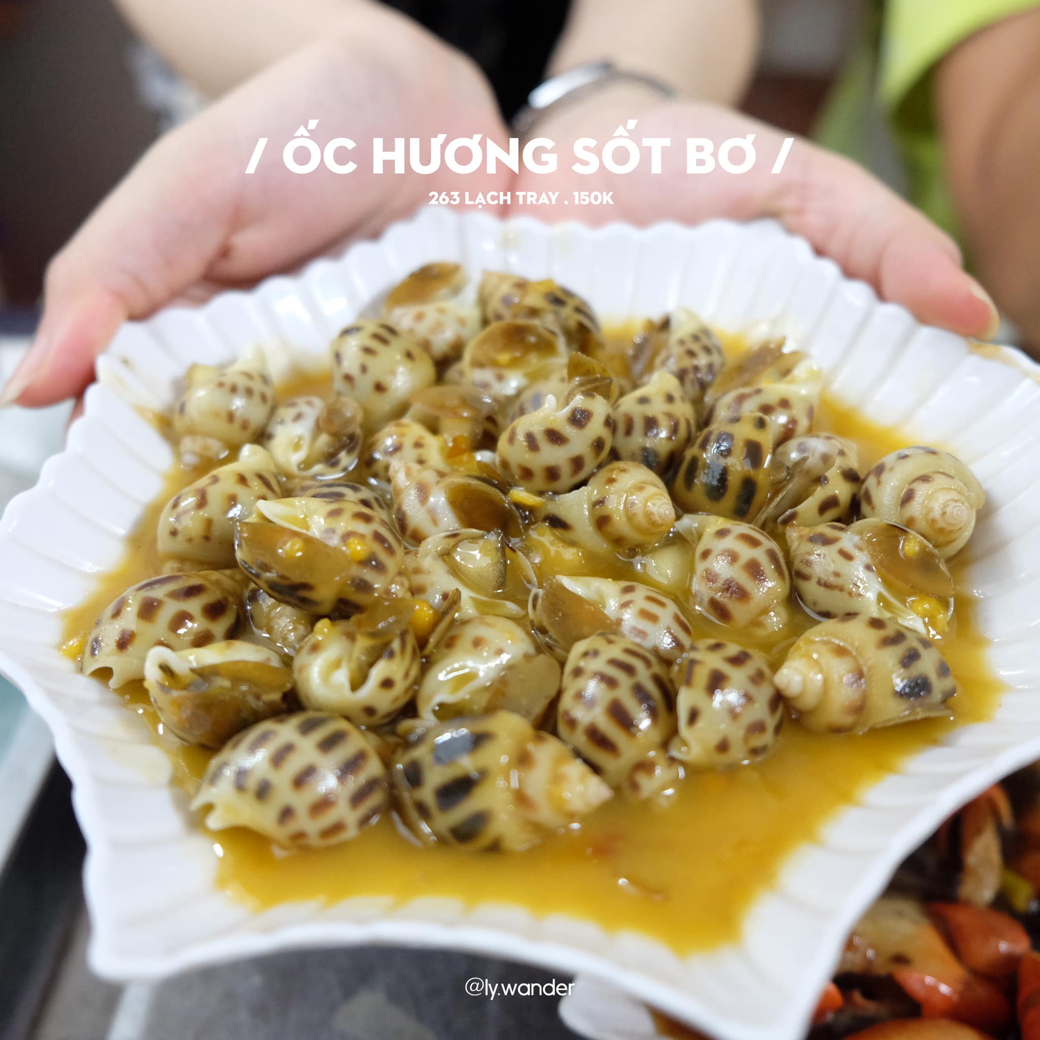 Oc huong sot bo (sautéed sweet snails with butter sauce). Photo: Ly Nguyen / Tuoi Tre