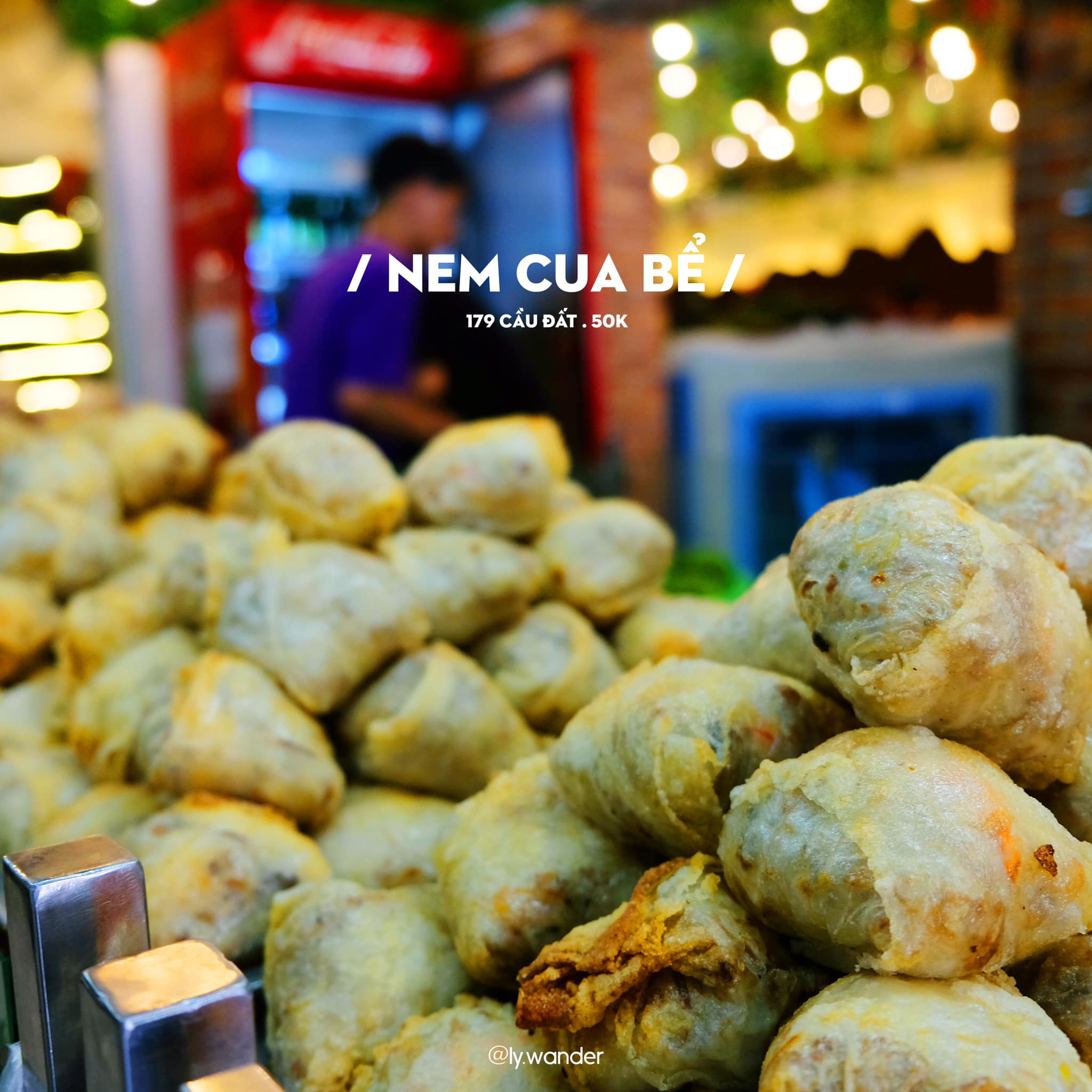 Nem cua be (deep fried crab spring rolls), one of the most famous delicacies in Hai Phong, is traditionally wrapped into a square about the size of a palm. Photo: Ly Nguyen / Tuoi Tre
