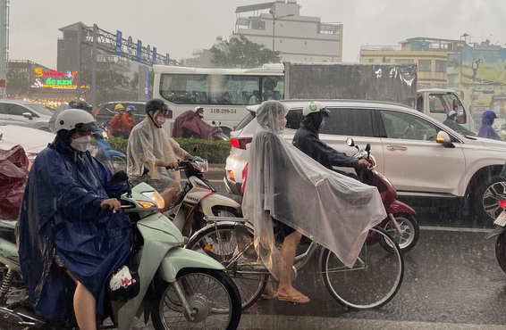 Rains to persist in northern, southern Vietnam until end of month