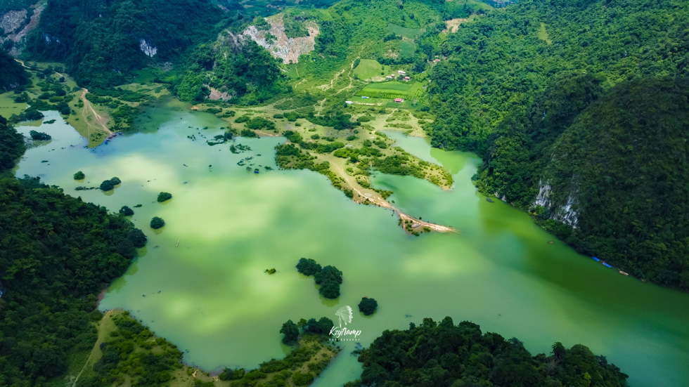 A panoramic view over the Dong Lam Steppe in the northern province of Lang Son in the floating season, often likened to Vietnam's famous Ha Long Bay in the northern province of Quang Ninh. Photo: Hung Vi / Tuoi Tre