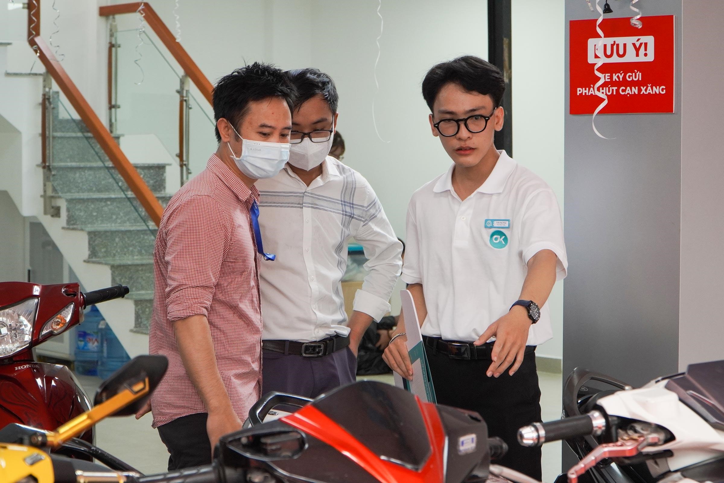 For the first time ever, motorbike buyers in Vietnam can seamlessly benefit from both online – OKXE application – and offline – OKXE Motorbike Service Station.