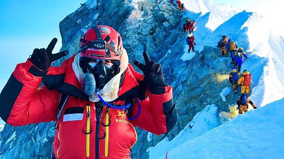 This Vietnamese woman keeps moving forward after conquering Everest