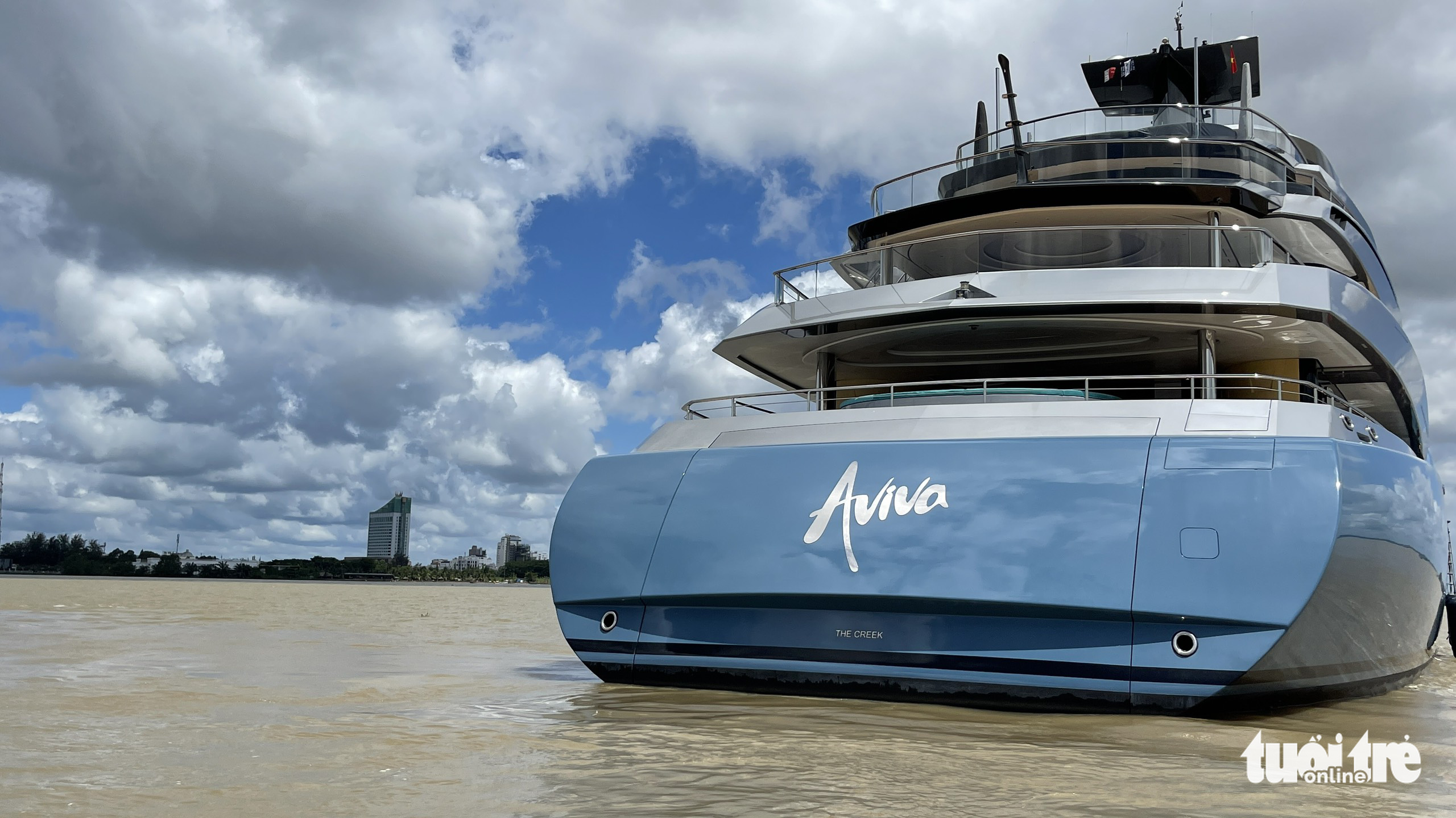 Superyacht Aviva of British billionaire Joe Lewis is anchored in the Hau River area near the Can Tho Bridge in Can Tho City, Vietnam, June 5, 2022. Photo: Nguyen Dinh / Tuoi Tre