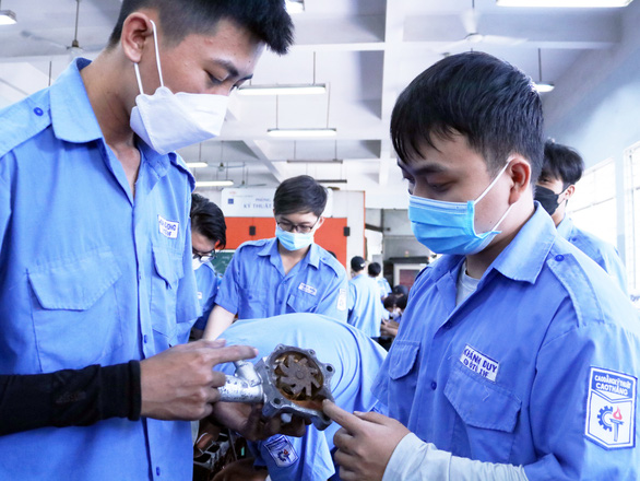 Companies abroad seek Vietnamese manpower amid labor shortage