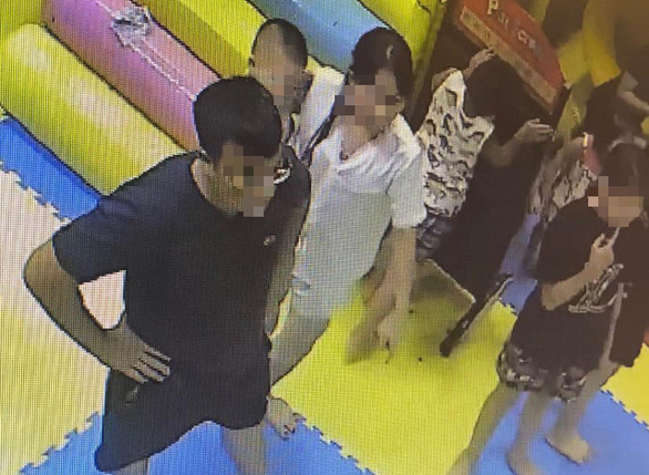Hanoi police summon man filmed repeatedly slapping 4-year-old girl at indoor playground