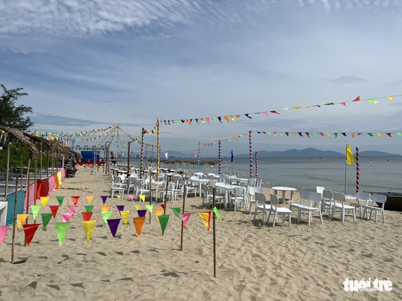 Decorations set up for An Bang Beach in Quang Nam Province to welcome tourists. Photo: L. Trang / Tuoi Tre
