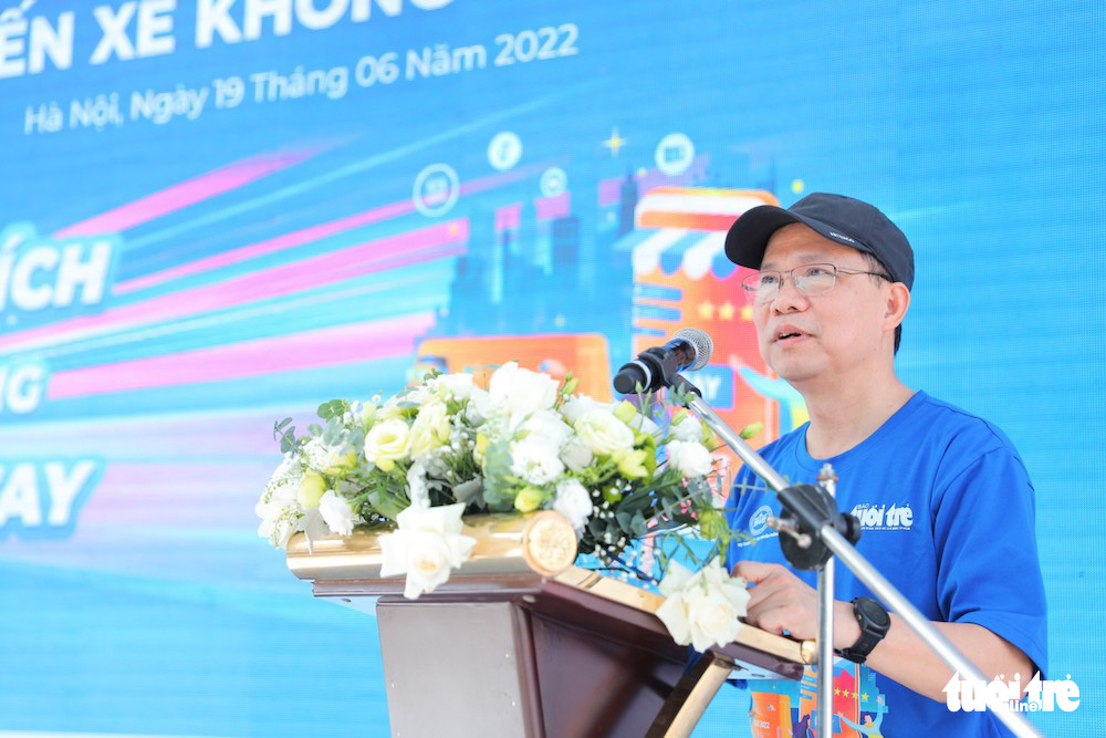 Le Xuan Trung – deputy editor-in-chief of Tuoi Tre (Youth) newspaper, speaks at the launching ceremony of the Cashless Ride in Hanoi, June 19, 2022. Photo: Danh Khang / Tuoi Tre