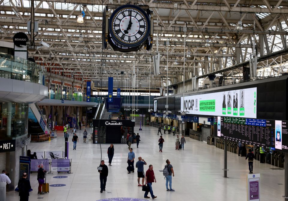 Biggest rail strike in 30 years brings UK to standstill