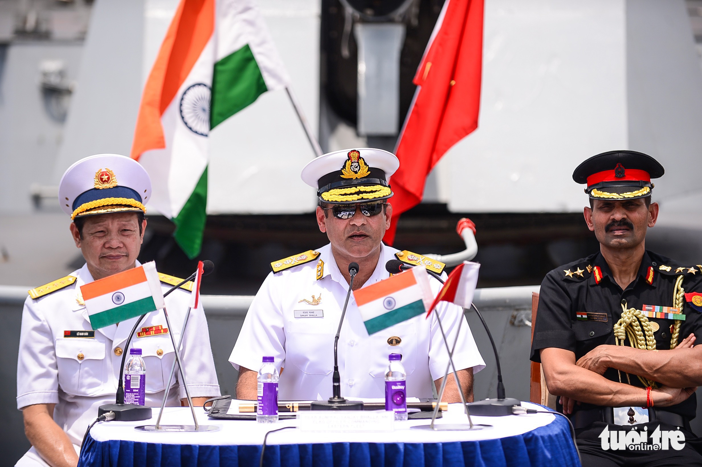 Rear Admiral Sanjay Bhalla (C), Commander of the Indian Navy’s Eastern Fleet, speaks during a press meeting held on INS Sahyadri naval ship at Nha Rong Wharf, Ho Chi Minh City, June 24, 2022. Photo: Quang Dinh / Tuoi Tre