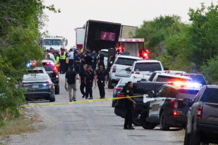 More than 40 migrants die in truck in San Antonio, others hospitalized