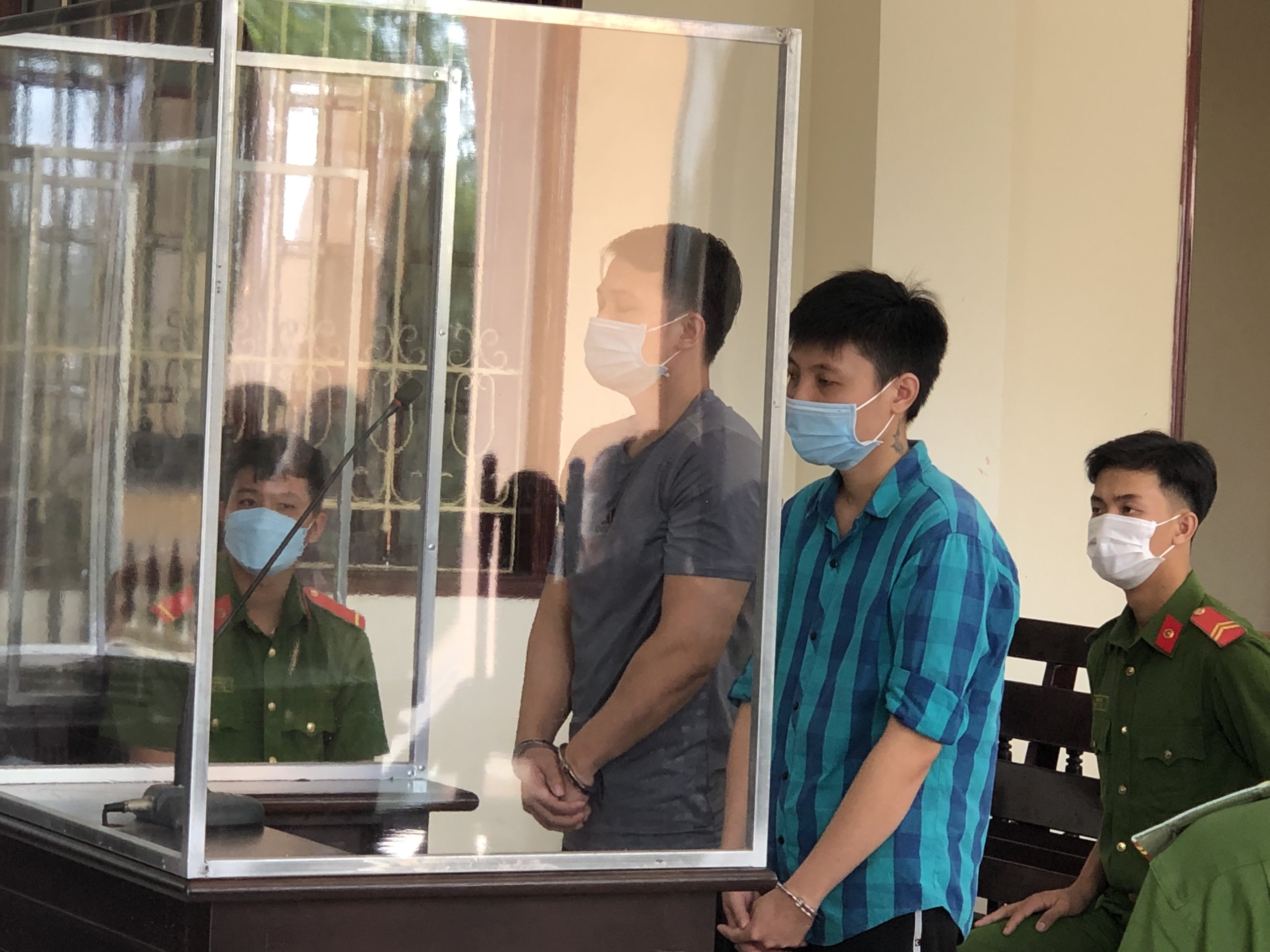 Vietnam court sentences woman to death for transporting 77kg of drugs