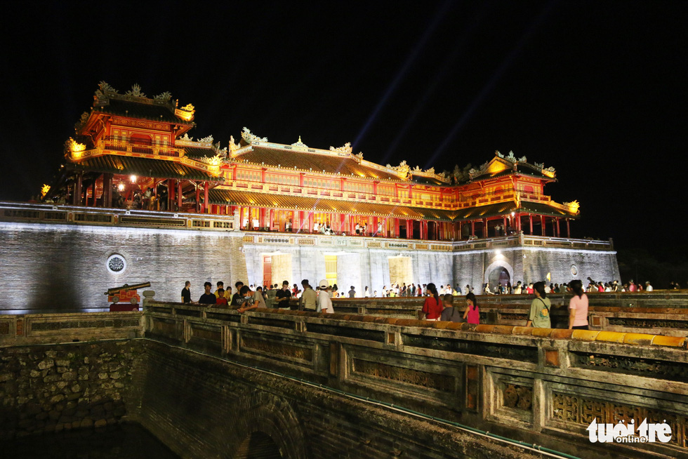 Hue Citadel attracts thousands of visitors to enjoy Hue Festival 2022
