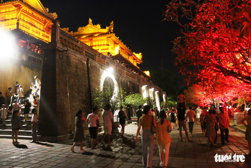 Visitors crowd the Imperial City within the framework of the 2022 Hue Festival in Thua Thien- Hue Province, Vietnam, June 29, 2022. Photo: Nhat Linh / Tuoi Tre