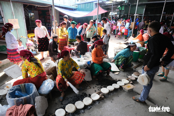 Locals crowd a market fair in Dong Van Town, Ha Giang Province, Vietnam. Photo: Ha Thanh / Tuoi Tre