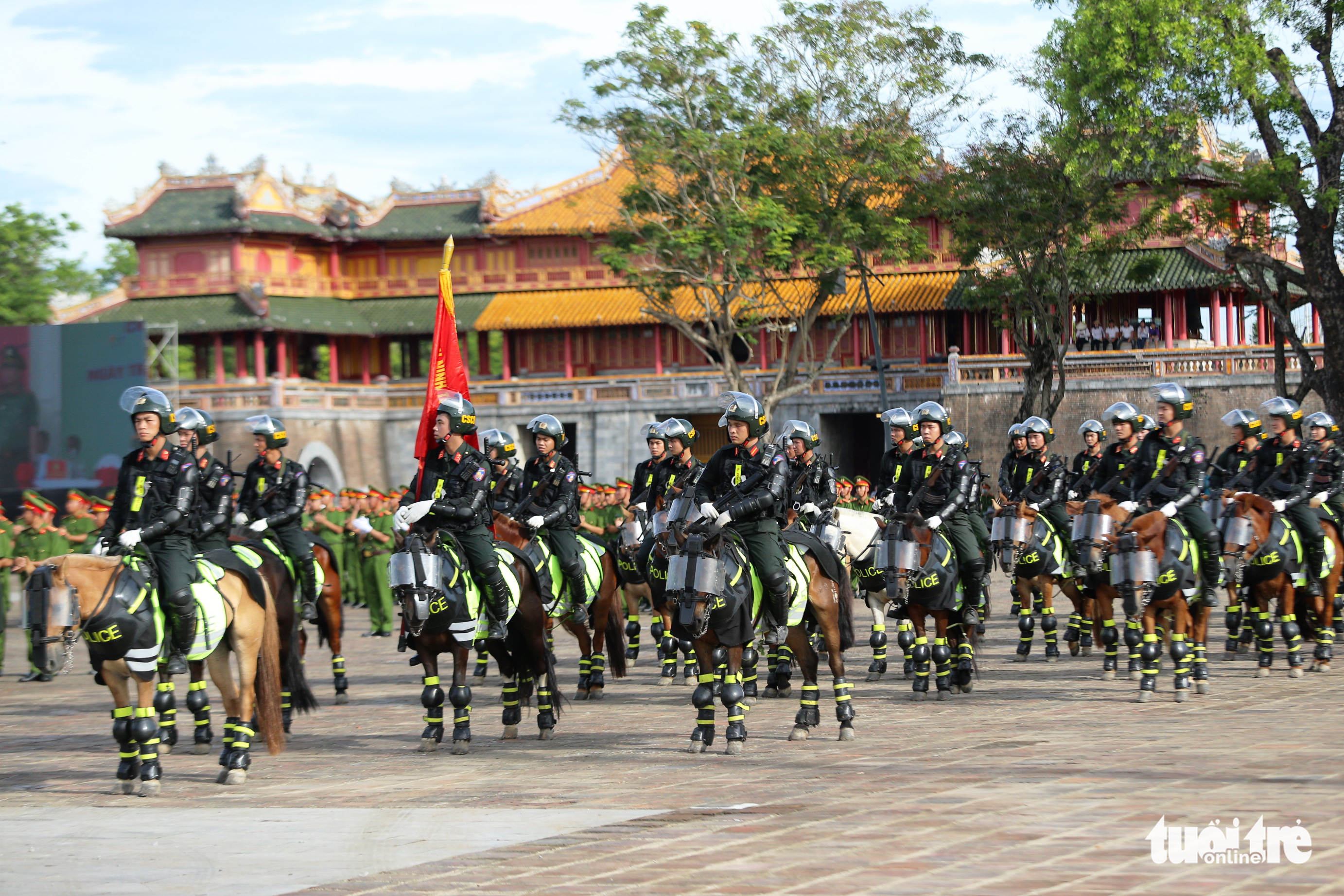 Police parade, martial arts, shooting performances take place in Vietnam’s Hue Citadel