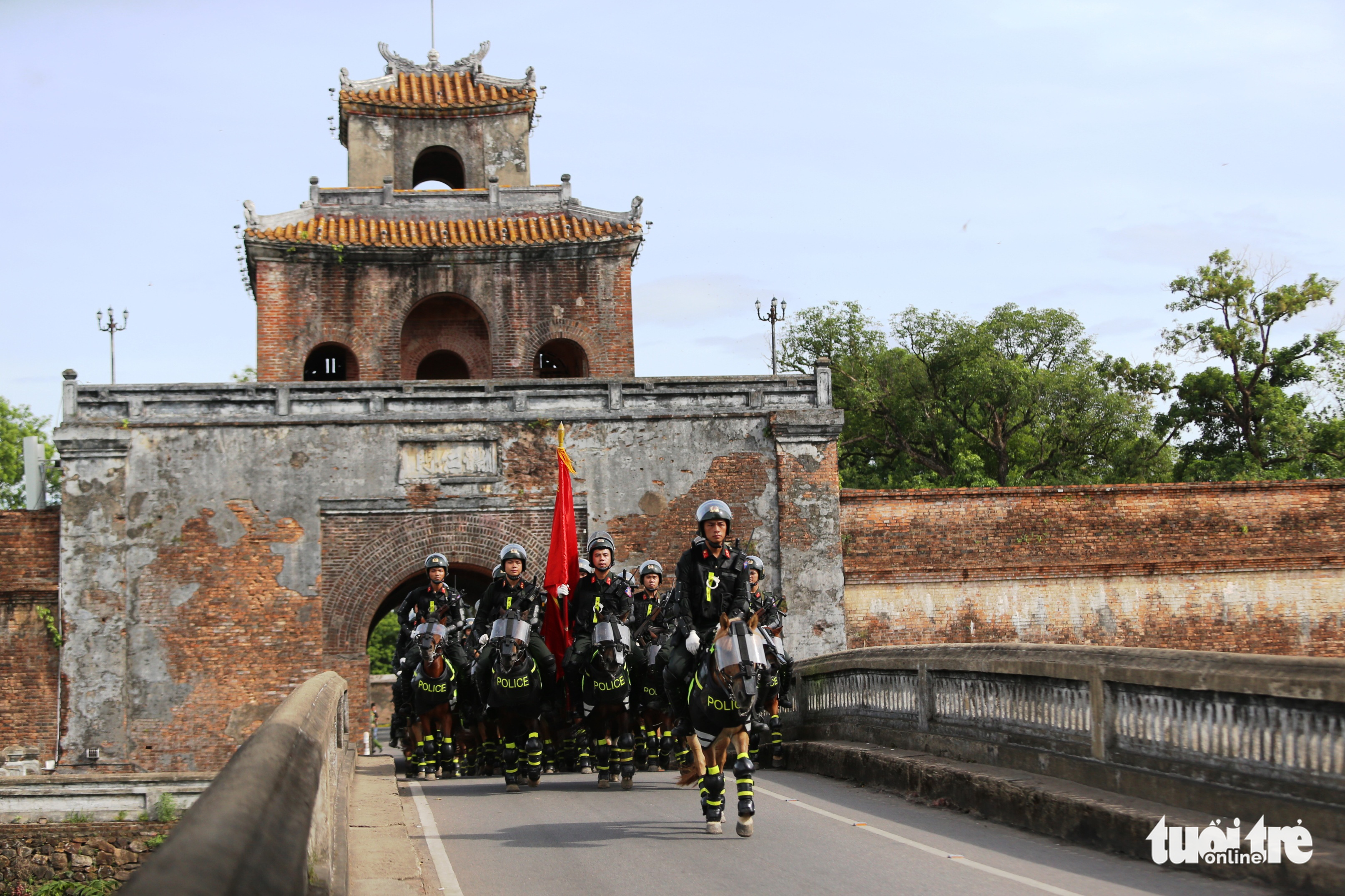 A parade of the mounted police force in Hue Citadel, Thua Thien-Hue Province, Vietnam, July 4, 2022. Photo: N.Anh / Tuoi Tre
