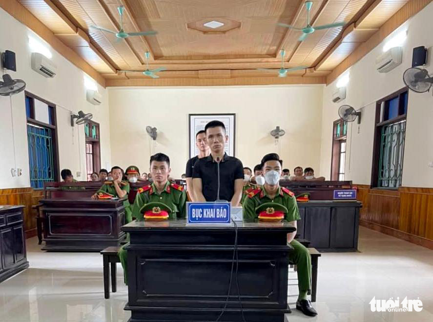 Vietnam court sentences men to death for transporting crystal meth