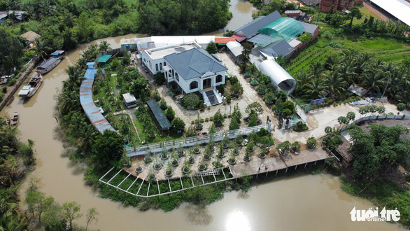 Illegally-constructed buildings still standing in province in Vietnam's Mekong Delta