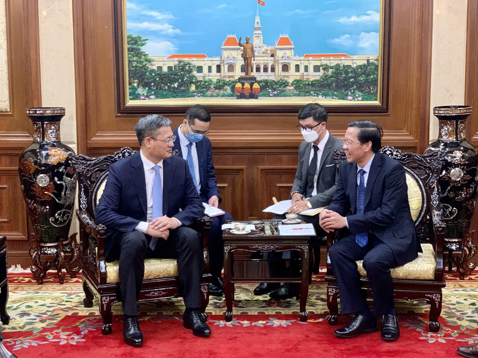 Ho Chi Minh City chairman hosts newly-appointed Chinese consul general