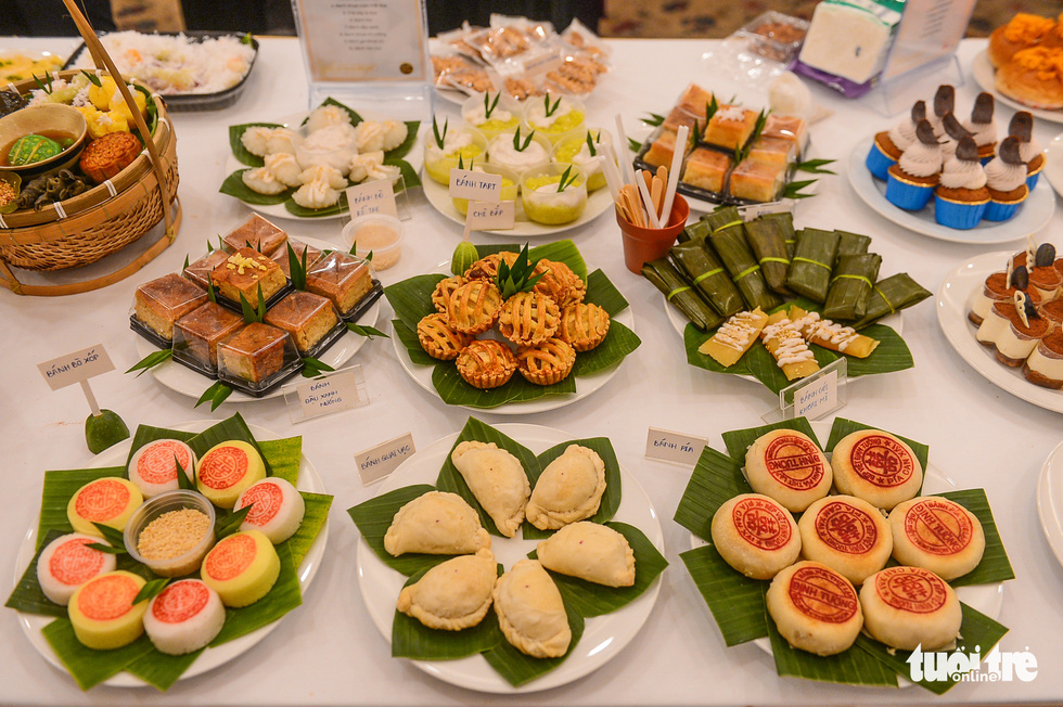 Different kinds of cakes and sweet desserts are displayed at a food stall at the Vietnam Talented Pastry Chef Contest 2021 – 2 in District 1, Ho Chi Minh City, on July 12, 2022. Photo: Quang Dinh / Tuoi Tre